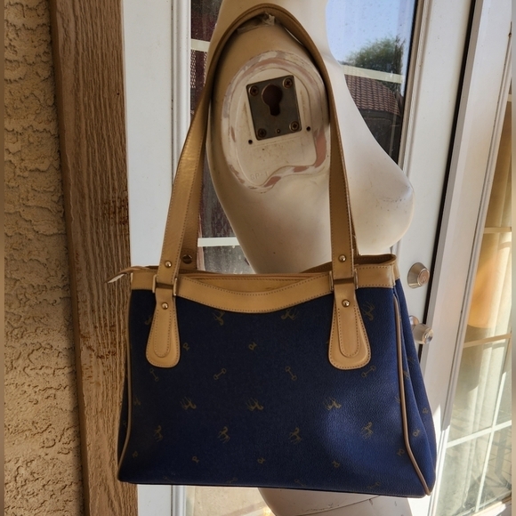 Petusco Genuine Leather Equestrian Pattern Made in Spain Handbag - Picture 4 of 12